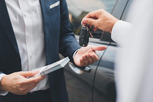 Cầm xe ô tô đang thế chấp ngân hàng